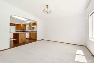 592 NE Saturn Ln, Bremerton, WA 98311 - Photo 9