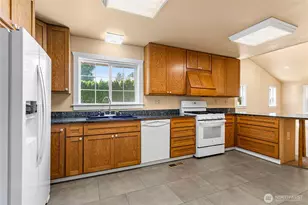 3016 Cottonwood Ave, Bellingham, WA 98225 - Photo 11