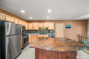 911 Sarah Ct NW, Olympia, WA 98502 - Photo 11