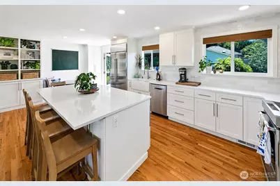 310 Pine Street, Edmonds, WA 98020 - Photo 7