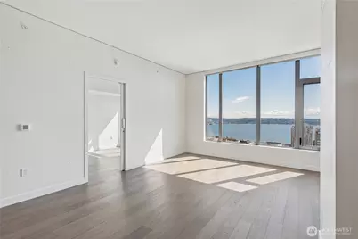 2510 6th Avenue #2705, Seattle, WA 98121 - Photo 7
