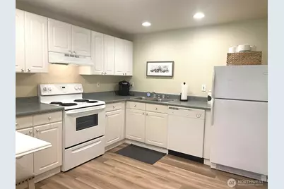 23042 NE 8th Street, Sammamish, WA 98074 - Photo 25