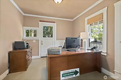 23042 NE 8th Street, Sammamish, WA 98074 - Photo 17