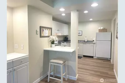 23042 NE 8th Street, Sammamish, WA 98074 - Photo 23