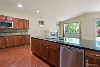 15372 SE 160th Place, Renton, WA 98058 - Photo 17