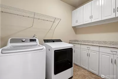 15372 SE 160th Place, Renton, WA 98058 - Photo 11