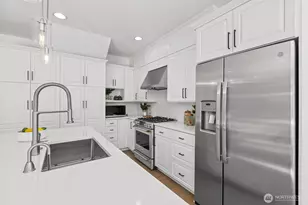 12217 NE 100th St, Kirkland, WA 98033 - Photo 19