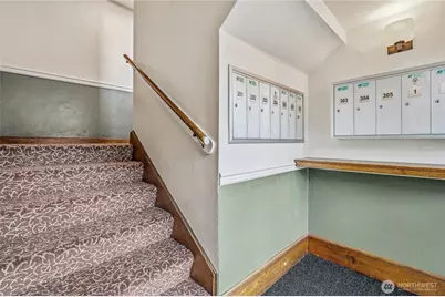 8008 Greenwood Avenue N, Seattle, WA 98103 - Photo 7