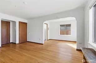 8008 Greenwood Ave N, Seattle, WA 98103 - Photo 17