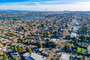 8008 Greenwood Ave N, Seattle, WA 98103 - Photo 23