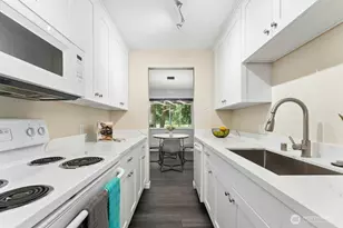 14602 NE 51st St, Bellevue, WA 98007 - Photo 11