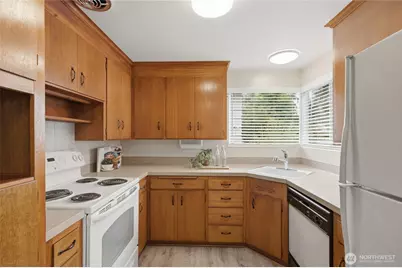 3637 Woodlawn Avenue N, Seattle, WA 98103 - Photo 17