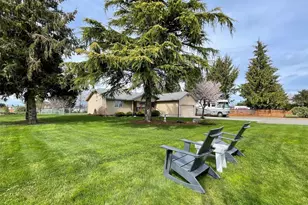 41 Livengood Ln, Sequim, WA 98382 - Photo 3