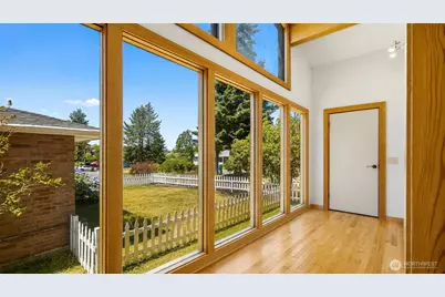 351 NE 163rd, Shoreline, WA 98155 - Photo 5