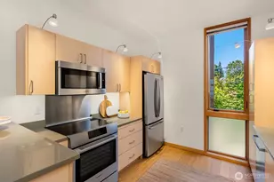 211 Wyatt Way NW, Bainbridge Island, WA 98110 - Photo 15
