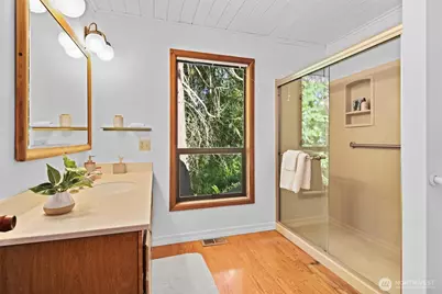 18503 SE 64th Way, Issaquah, WA 98027 - Photo 17