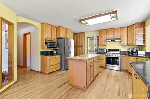 21503 21st St E, Lake Tapps, WA 98391 - Photo 9
