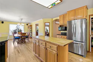 21503 21st St E, Lake Tapps, WA 98391 - Photo 11