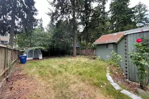 13729 Stone Ave N, Seattle, WA 98133 - Photo 19