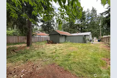 13729 Stone Avenue N, Seattle, WA 98133 - Photo 21