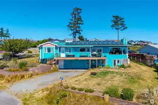 682 El Prado Ave, Coupeville, WA 98239 - Photo 9
