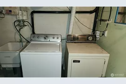 301 W 3rd St, Port Angeles, WA 98362 - Photo 17
