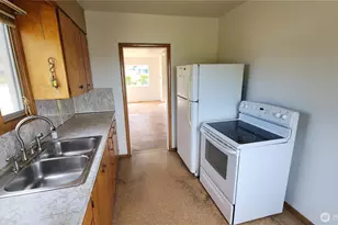 301 W 3rd St, Port Angeles, WA 98362 - Photo 9