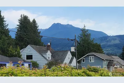 301 W 3rd St, Port Angeles, WA 98362 - Photo 7