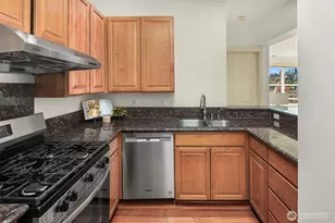 10042 Main St, Bellevue, WA 98004 - Photo 11