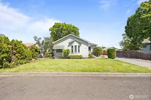26 SW 13th, College Place, WA 99324 - Photo 1