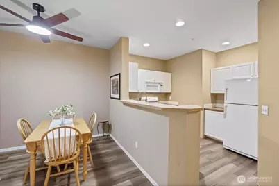 12712 Admiralty Way #B204, Everett, WA 98204 - Photo 9
