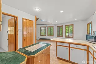 8625 Golden Valley Dr, Maple Falls, WA 98266 - Photo 11