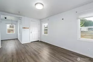 295 N 8th St, Saint Helens, OR 97051 - Photo 9