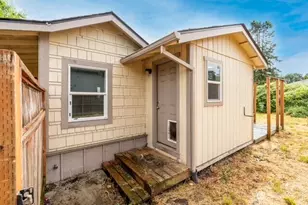 295 N 8th St, Saint Helens, OR 97051 - Photo 5