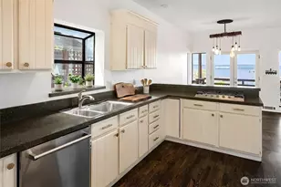 2364 Hobart Ave SW, Seattle, WA 98116 - Photo 13