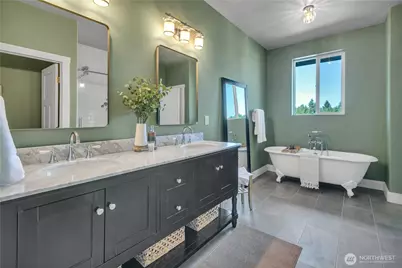 4705 Lakeridge Drive E, Lake Tapps, WA 98391 - Photo 17