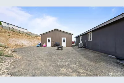 36055 E Red Mountain Rd, Benton City, WA 99320 - Photo 13