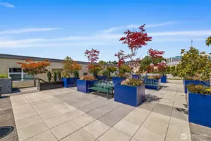 17 W Mercer St, Seattle, WA 98119 - Photo 25