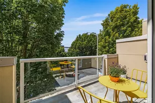 17 W Mercer St, Seattle, WA 98119 - Photo 21