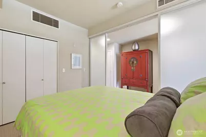 17 W Mercer Street #206, Seattle, WA 98119 - Photo 13