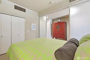 17 W Mercer St, Seattle, WA 98119 - Photo 13