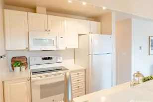 10744 Greenwood Ave N, Seattle, WA 98133 - Photo 9