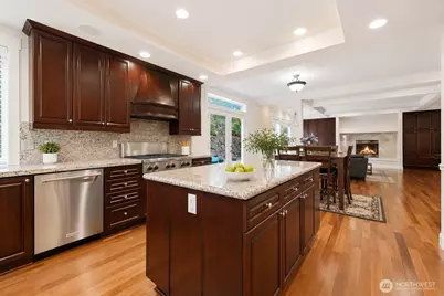 24121 NE 1st Place, Sammamish, WA 98074 - Photo 9