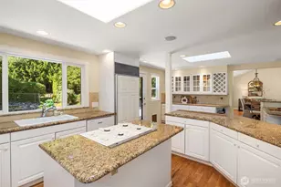 10710 NE 190th St, Bothell, WA 98011 - Photo 17