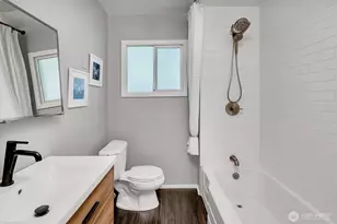 327 NE 55th St, Seattle, WA 98105 - Photo 19