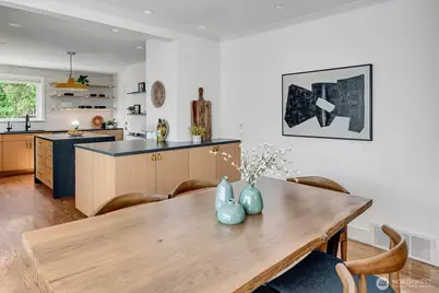 327 NE 55th Street, Seattle, WA 98105 - Photo 11