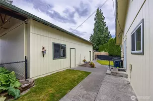 1002 Nelson St, Sedro Woolley, WA 98982 - Photo 5