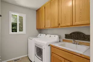 23420 SE 28th Ct, Sammamish, WA 98075 - Photo 31