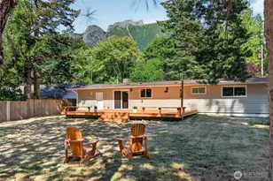 413 Thrasher Ave NE, North Bend, WA 98045 - Photo 3