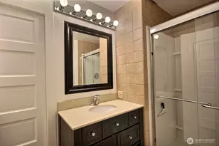 10609 SE 32nd St, Bellevue, WA 98004 - Photo 11